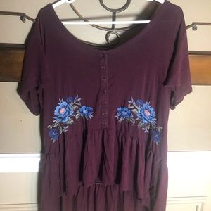 American Eagle Soft & Sexy Maroon Floral Tee
